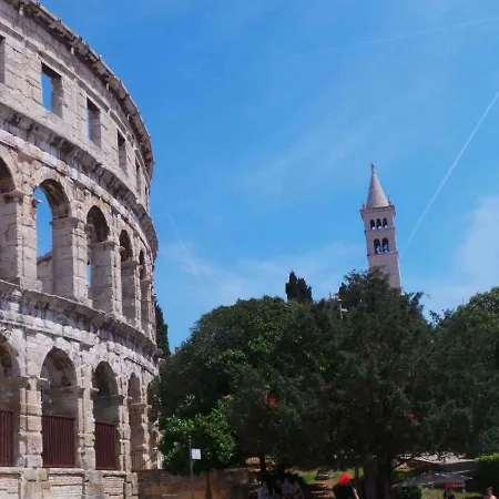 In Pula/istrien 10835